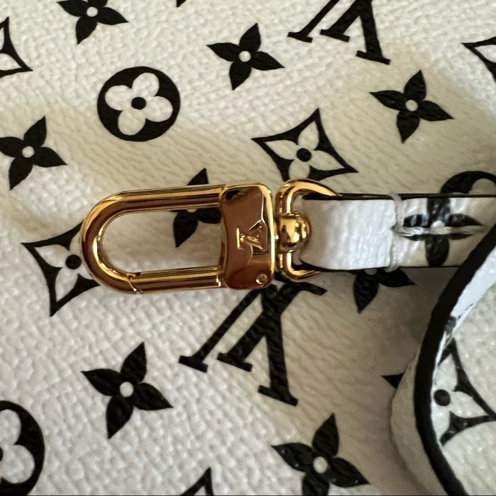 LOUIS VUITTON LIMITED GIANT MONOGRAM NEVERFULL POUCH POCHETTE - Picture 9 of 12